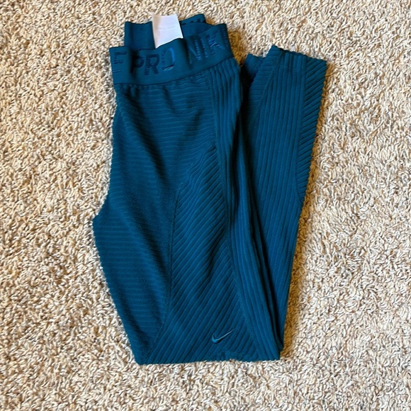 Nike Pro Hyper Warm Leggings SZ Small - Picture 1 of 10